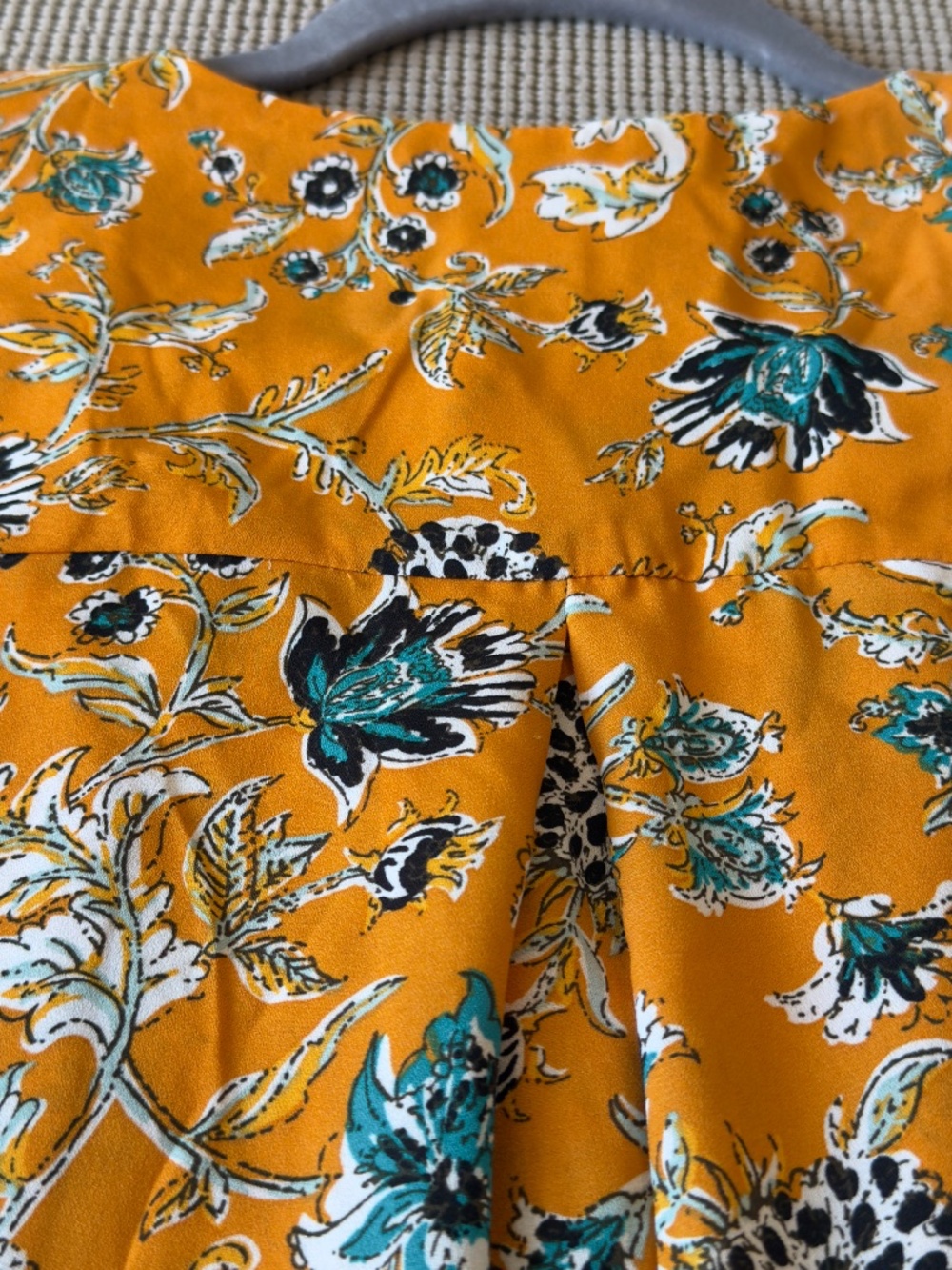 CUPCAKES & CASHMERE blouse long bishop sleeve floral pattern half button size M - Picture 14 of 15